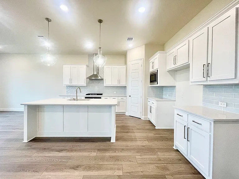 1632 Estivella Dr — Photo 11