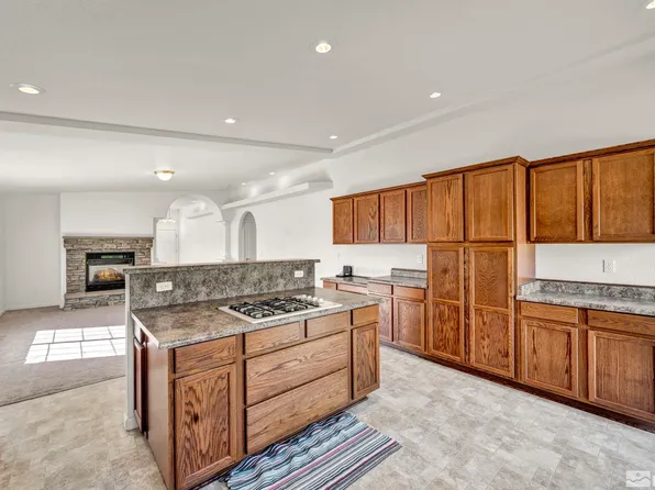 17705 Smoketree Ct, Reno, NV 89508