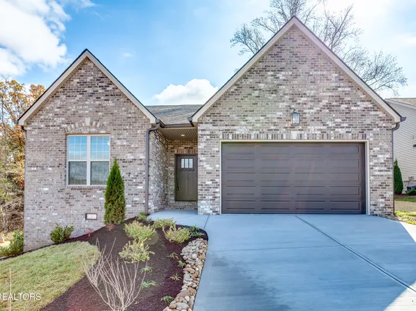 2270 Boulder Crest Ln, Sevierville, TN 37876