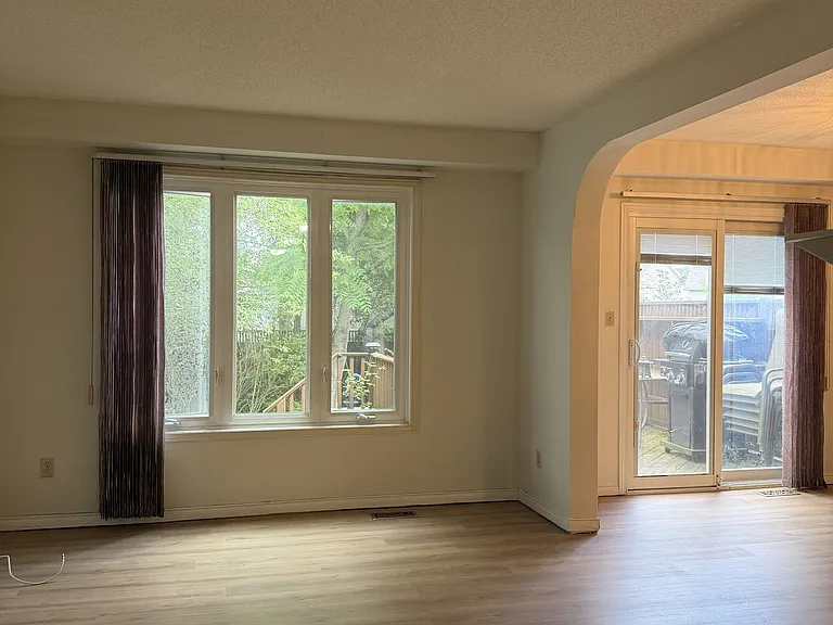206 Rickson Ave — Photo 7
