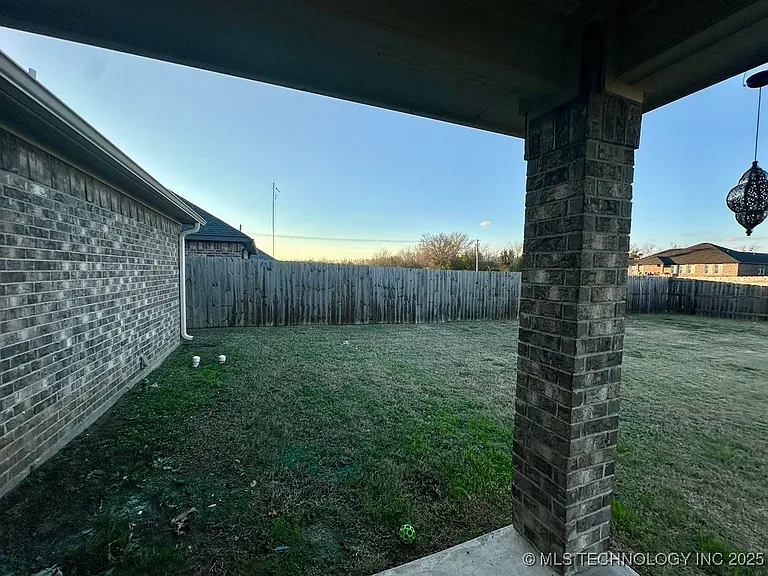 3608 Prairie Xing — Photo 32
