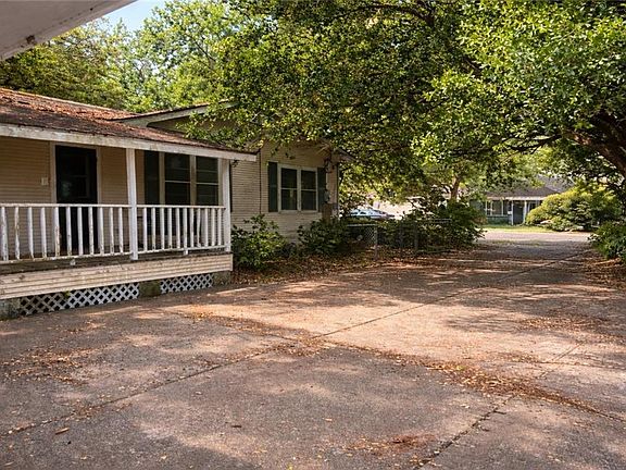 5th image of 123 Andrea St