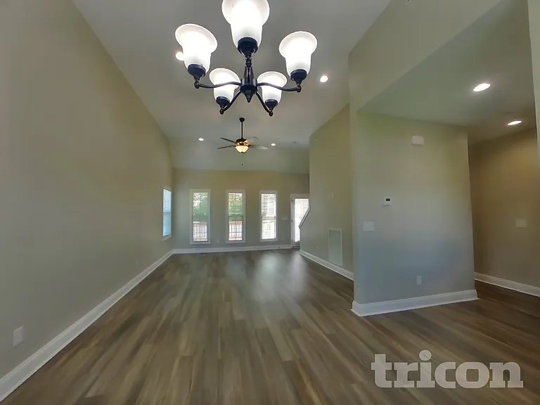 109 Jesse Dr — Photo 4