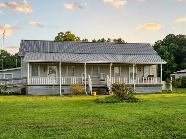 388 Quince Dail Road, Chinquapin, NC 28521