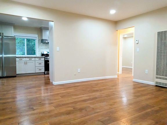 3rd image of 1002 W Olive Ave APT 3