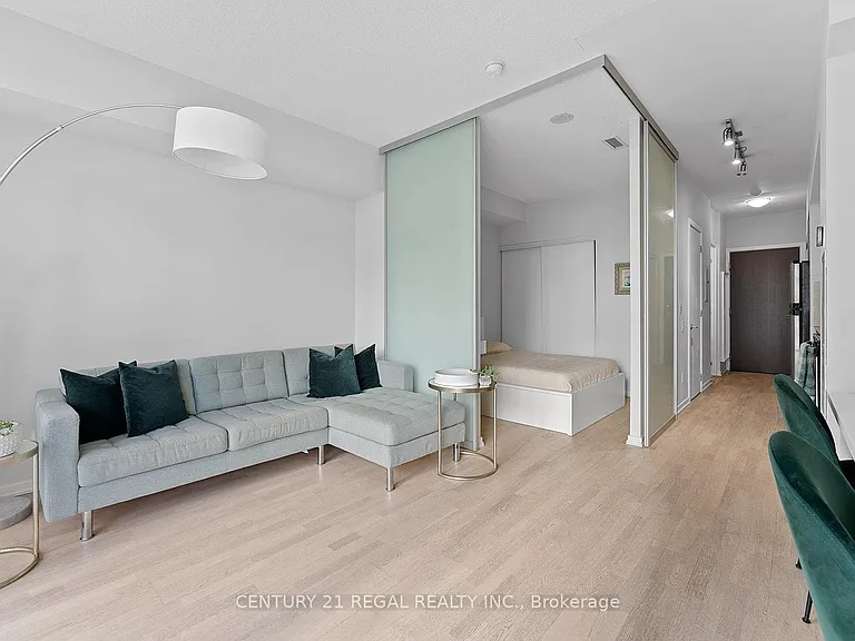 103 The Queensway #1307 — Photo 17