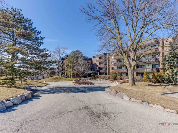 690 Chandler Rd APT 309, Gurnee, IL 60031