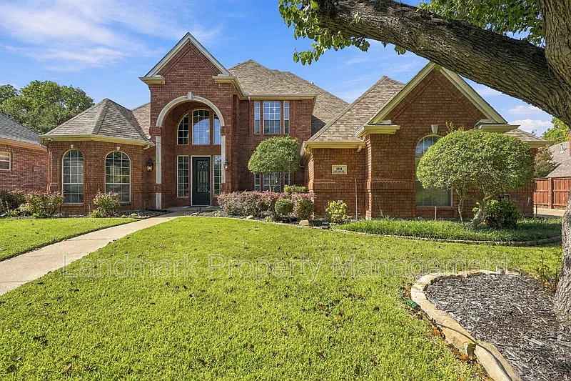 4 bed, 4.0 bath, 3597 sqft, $4,000 — Photo 4