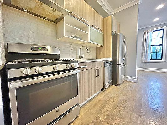 4th image of 1219 Jefferson Ave #3