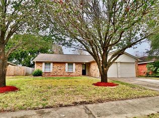 9811 Barmont Dr, La Porte, TX 77571
