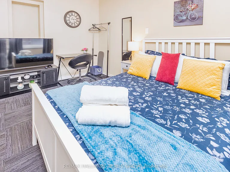 456 Bronson Ave #4 — Photo 14