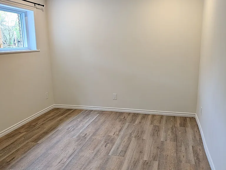 387 Saint Denis St — Photo 11