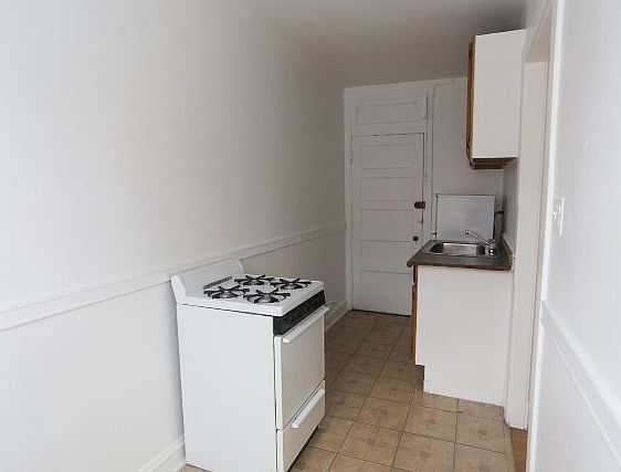 5th image of 3265 W Wrightwood Ave #T3