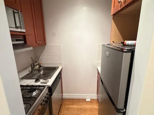 338 East 83rd Street image 1 of 5