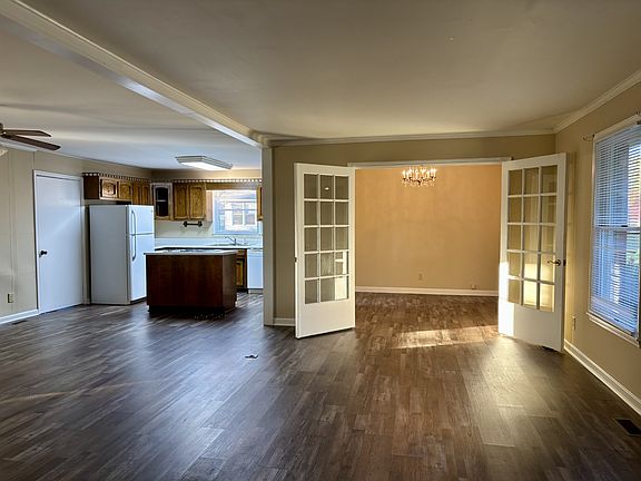 4th image of 218 Greenfield Ave