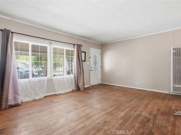 4th image of 14429 Painter Ave