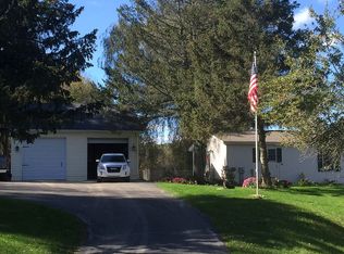 2848 Whites Bridge Rd, Lowell, MI 49331