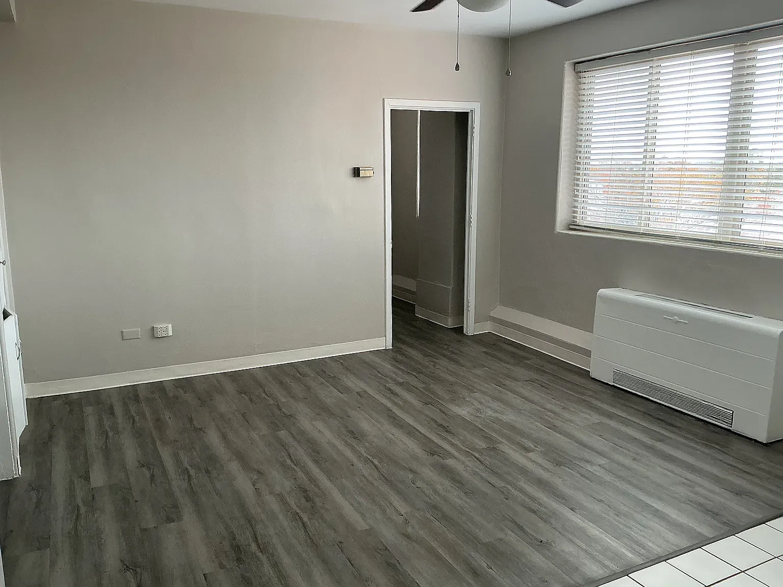 Ashley Towers — Photo 3