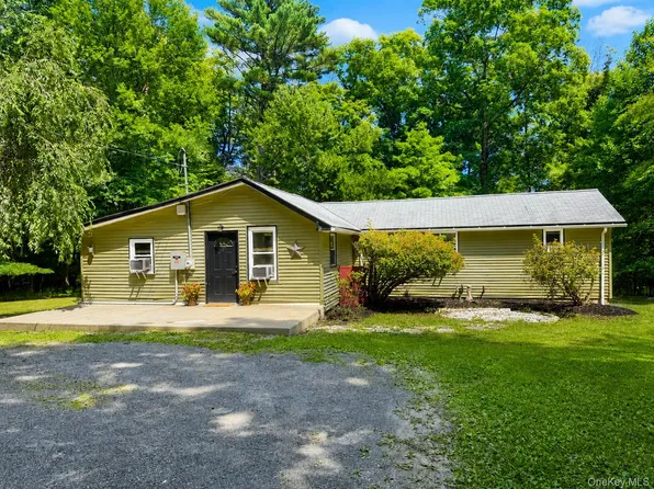 37 Old Town Road, Pine Bush, NY 12566