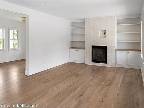 5th image of 30 Franklin Ave