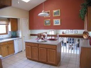 6 Buckthorn Dr, Littleton, CO 80127