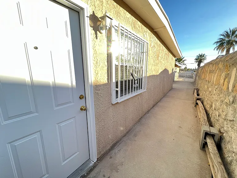 2713 Fir St #B — Photo 4