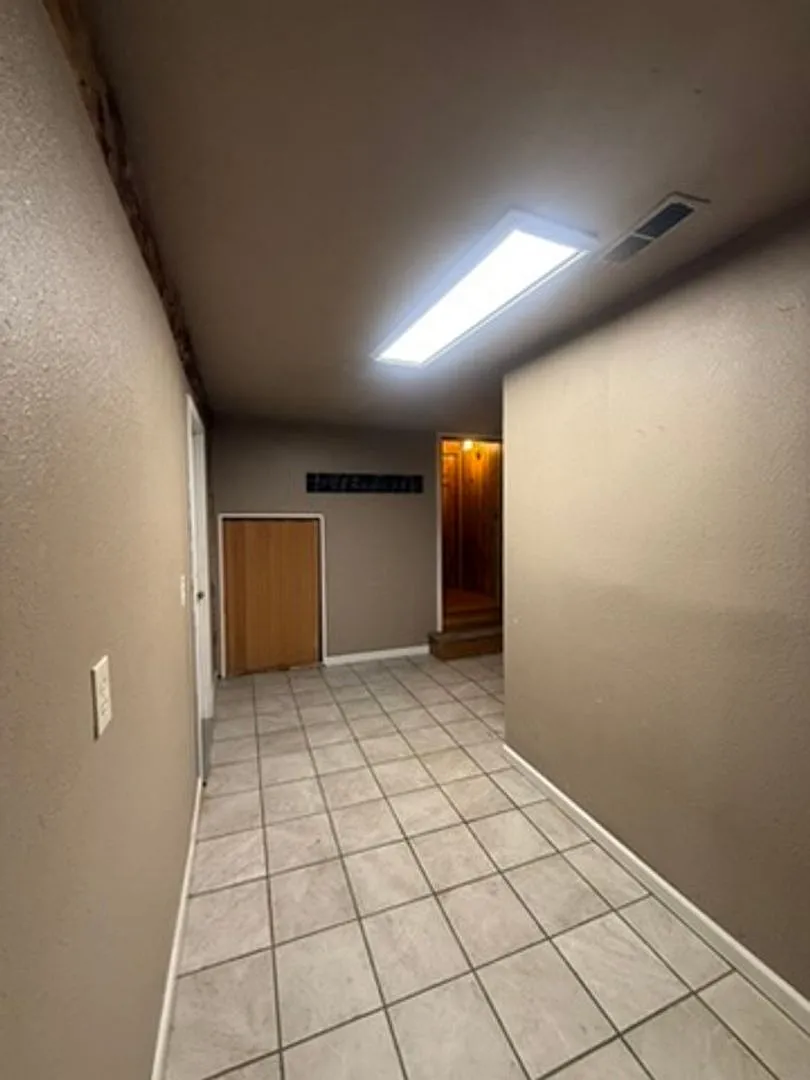 Spacious Pet-Friendly Home with Fireplace, Garage & Huge Deck Near Fairbanks — Photo 3