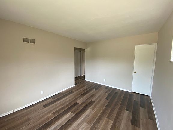 2nd image of 2936 Hallmark Ln APT B