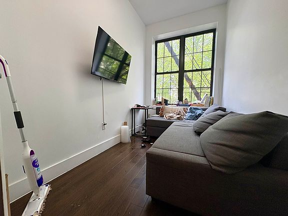 2nd image of 771 Saint Johns Pl APT 2R