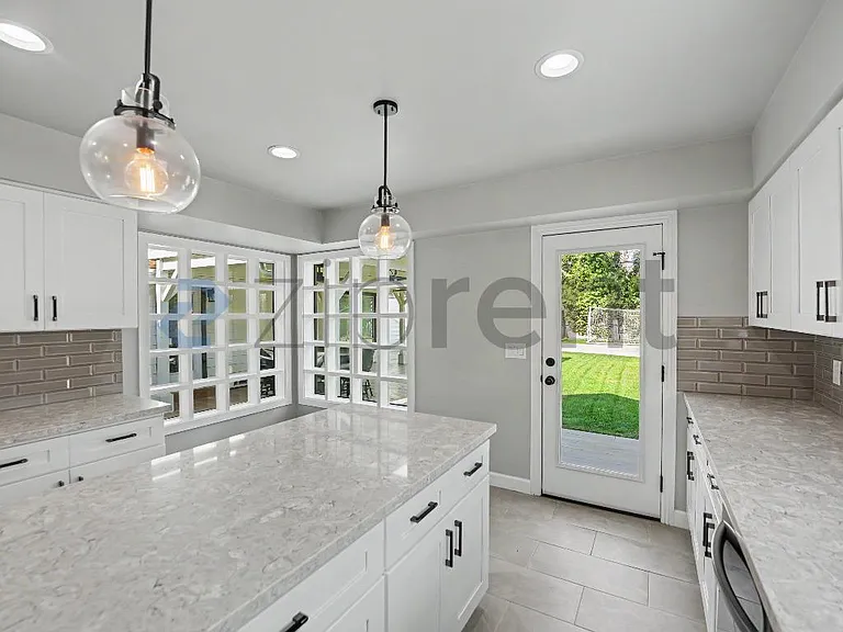 4390 Cerritos Ave — Photo 13