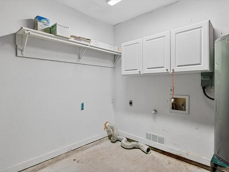 4026 Northwood Dr — Photo 40