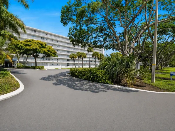 5961 NW 2nd Ave APT 403, Boca Raton, FL 33487