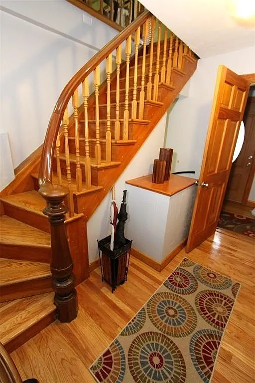 4 bed, $3,600 — Photo 2