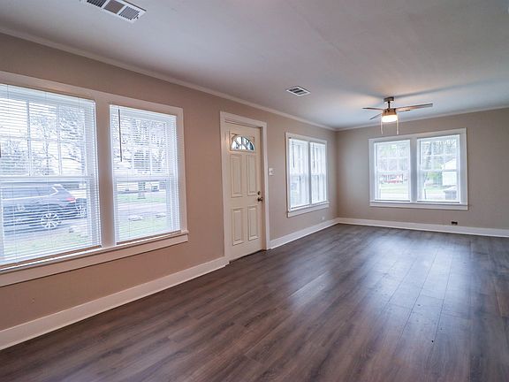 4th image of 1115 Merriman Ave