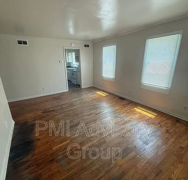 2634 SE Adams St — Photo 7