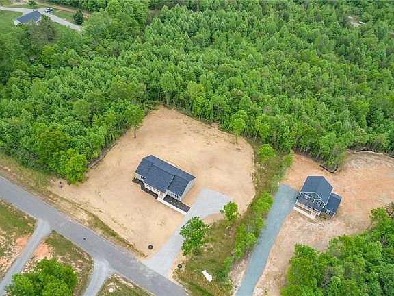 2nd image of 75 Windy Way