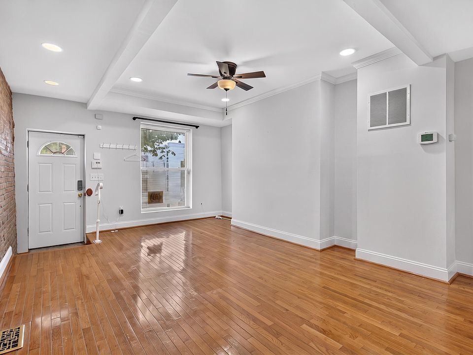 1st image of 404 W 29th St