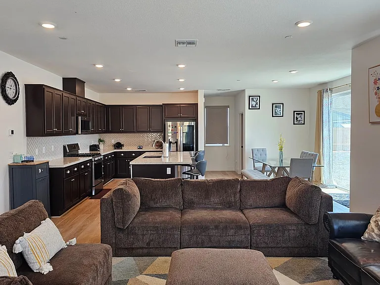 17584 Capricorn Ct — Photo 12