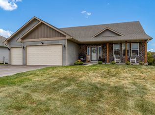 9819 Hagerman Ln, Roscoe, IL 61073