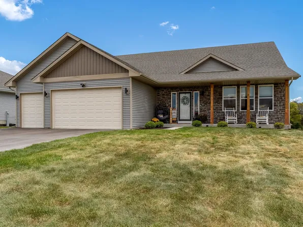 9819 Hagerman Ln, Roscoe, IL 61073