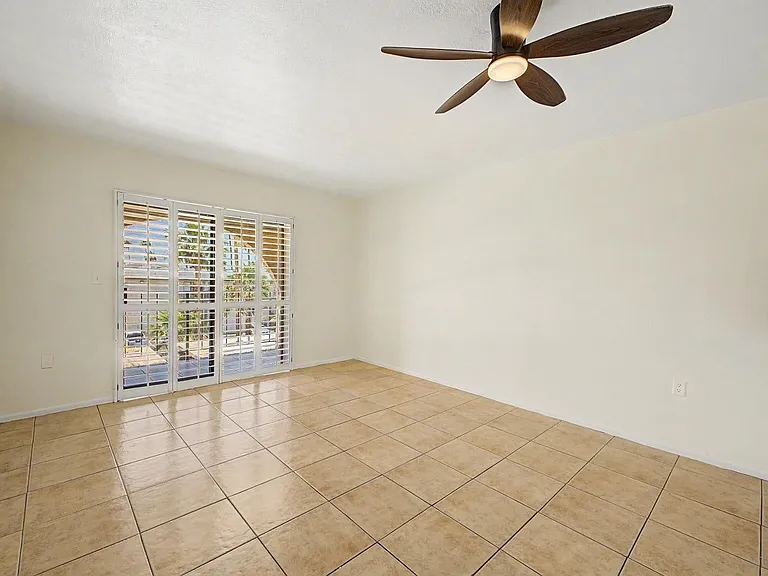 3033 E Devonshire Ave #3031 — Photo 4
