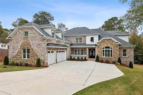 3750 Robinson Rd NE Photo 1