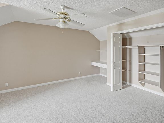4th image of 81 Radcliff Dr