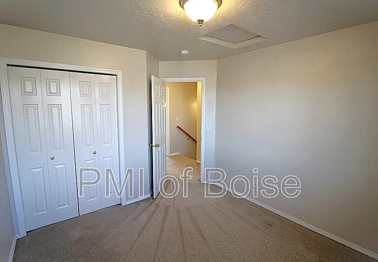 1770 N Veridian Ave — Photo 14