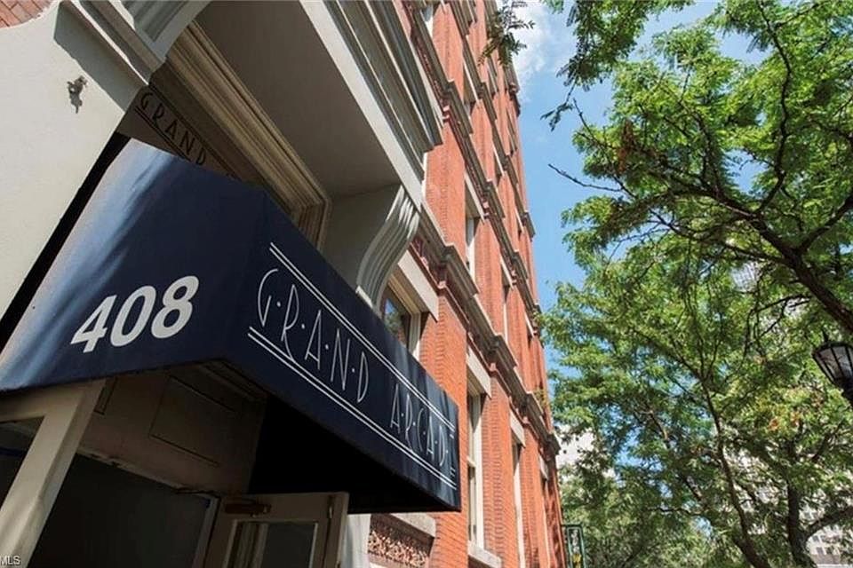 1st image of 408 W Saint Clair Ave APT 210