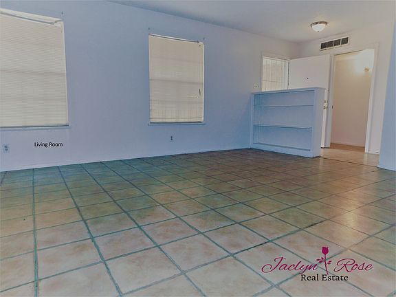 5th image of 3211 Wedgewood Dr