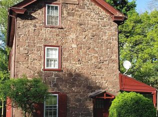 1007 E Cedarville Rd, Pottstown, PA 19465