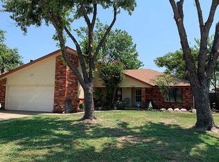 2308 Yellowstone Dr, Yukon, OK 73099