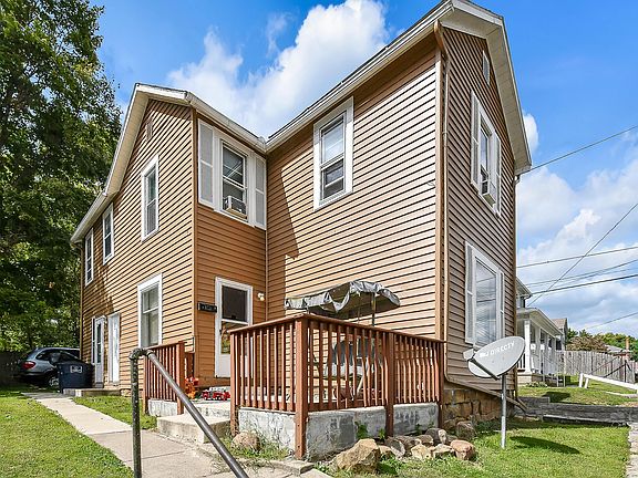 3rd image of 313 Sycamore St #1/2