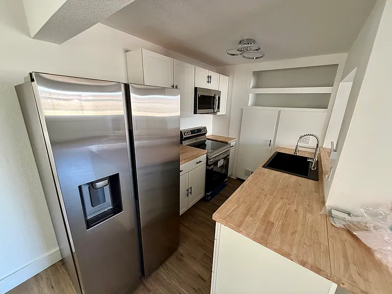2312 Court St — Photo 2